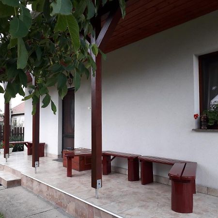 Matyas Apartman Tard Ngoại thất bức ảnh