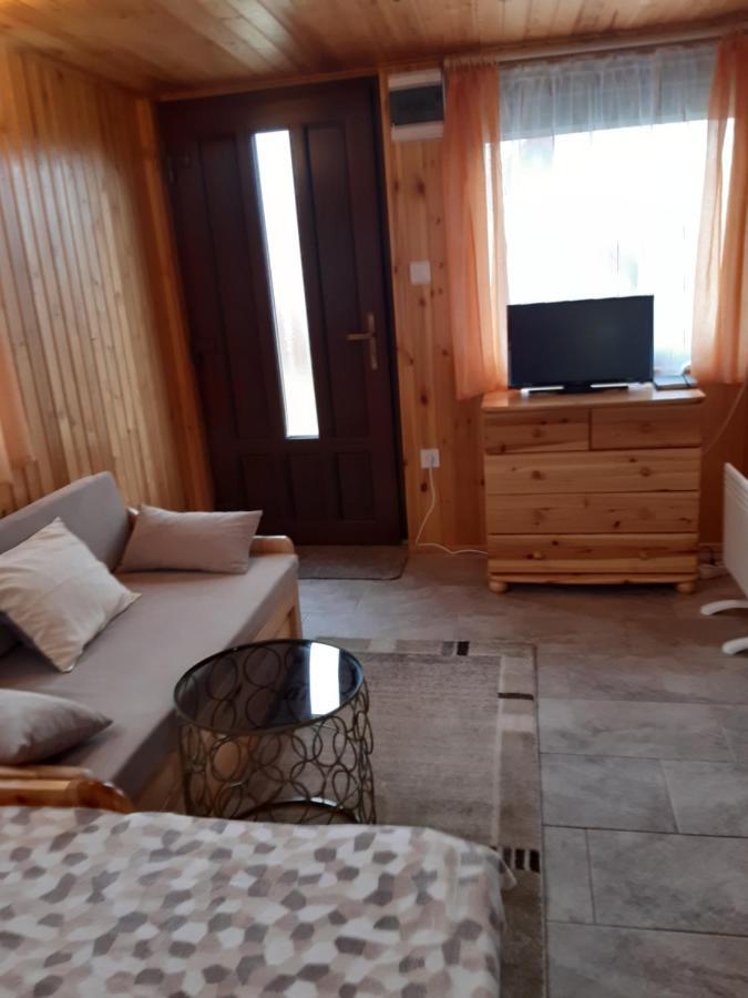 Matyas Apartman Tard Ngoại thất bức ảnh