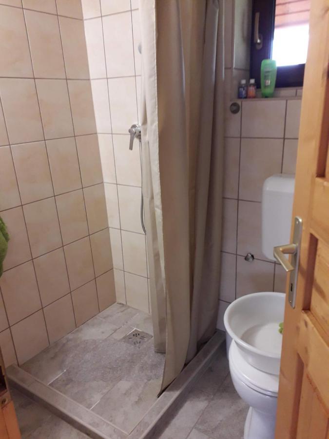 Matyas Apartman Tard Ngoại thất bức ảnh